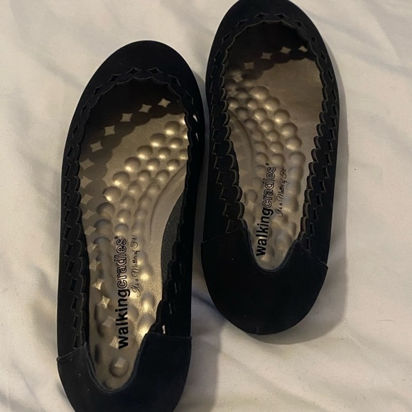 NEW Walking Cradles Betsy Flats. Black Nubuck. Size 7.5W - Picture 6 of 8